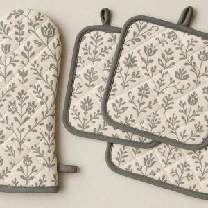Quilted Cotton Oven Mitts and Pot Holders Set Professional Kitchen Heat Resistant Gloves with Decorative Pattern for Baking
